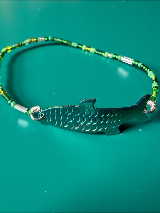Handmade Jewelry - Green Fish Charm Beaded Bracelet -